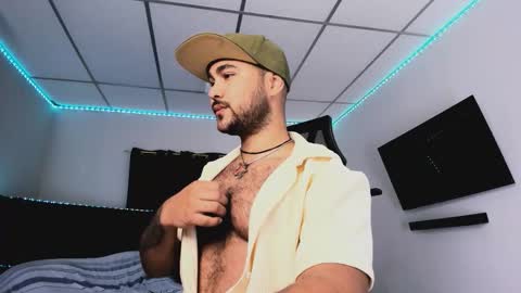 tommy_sccott online show from March 18, 10:35 pm