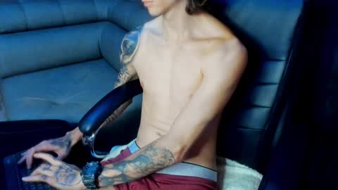 Snapshot of tommy_slater chatting on January 9, 10:52 pm Tommy Slater online show from January 9, 10:52 pm