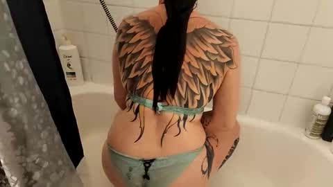 tommybones4l93 online show from November 28, 12:35 am