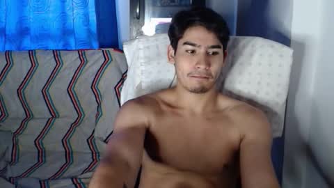Snapshot of tommycutee21 chatting on December 2, 1:17 pm tommycutee21 online show from December 2, 1:17 pm