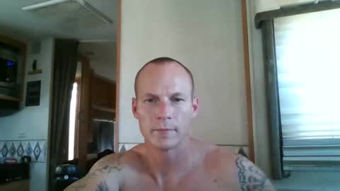 Snapshot of tommygunsfit chatting on October 6, 8:50 pm tommygunsfit online show from October 6, 8:50 pm
