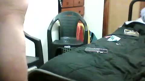 Snapshot of tommyknock271760 chatting on February 19, 7:37 am tommyknock271760 online show from February 19, 7:37 am