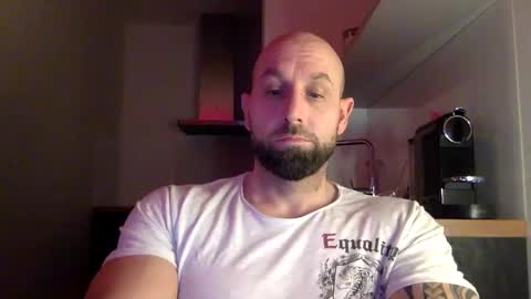 Thomas Fit online show from February 13, 8:45 pm