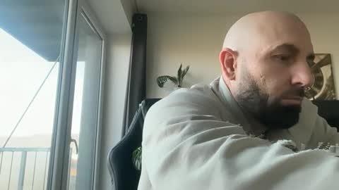 Thomas Fit online show from November 4, 7:40 am