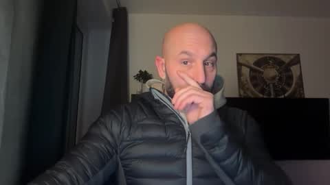 Thomas Fit online show from November 23, 5:57 pm