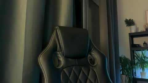 Thomas Fit online show from December 3, 10:19 pm