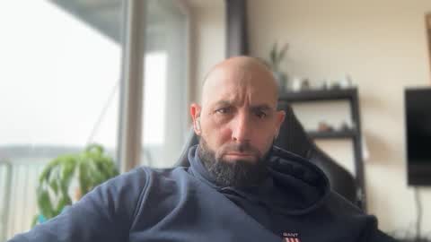 Thomas Fit online show from February 18, 7:37 am