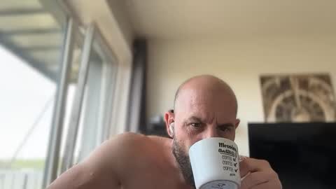 Snapshot of tommyx01 chatting on May 4, 11:06 am Thomas Fit online show from May 4, 11:06 am