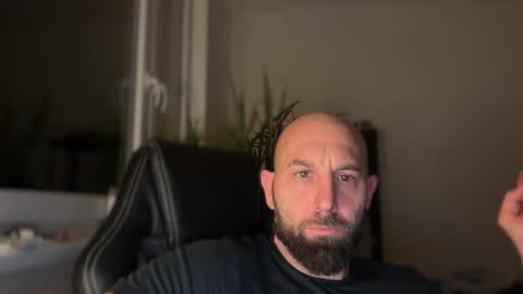 Snapshot of tommyx01 chatting on May 11, 10:07 pm Thomas Fit online show from May 11, 10:07 pm