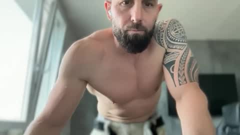 Snapshot of tommyx01 chatting on May 28, 9:06 am Thomas Fit online show from May 28, 9:06 am
