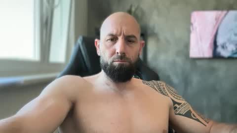 Snapshot of tommyx01 chatting on June 4, 6:19 am Thomas Fit online show from June 4, 6:19 am