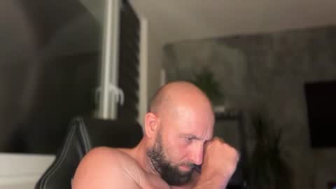Snapshot of tommyx01 chatting on June 22, 9:23 pm Thomas Fit online show from June 22, 9:23 pm