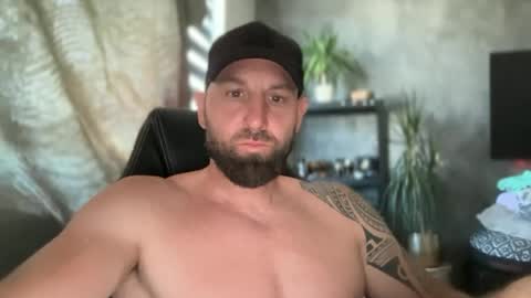 Snapshot of tommyx01 chatting on June 24, 8:46 am Thomas Fit online show from June 24, 8:46 am