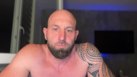 Snapshot of tommyx01 chatting on June 24, 10:09 pm Thomas Fit online show from June 24, 10:09 pm