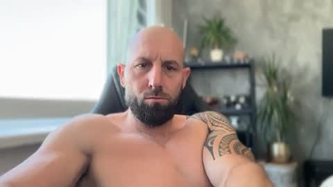 Snapshot of tommyx01 chatting on June 25, 7:13 am Thomas Fit online show from June 25, 7:13 am