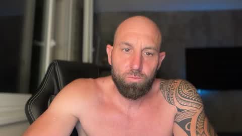 Snapshot of tommyx01 chatting on June 25, 9:52 pm Thomas Fit online show from June 25, 9:52 pm
