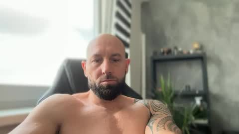 Snapshot of tommyx01 chatting on July 12, 7:43 am Thomas Fit online show from July 12, 7:43 am