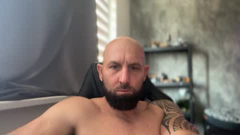 Snapshot of tommyx01 chatting on August 5, 12:52 pm Thomas Fit online show from August 5, 12:52 pm