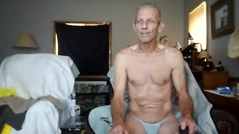 Snapshot of tompeters785222 chatting on October 19, 12:50 pm tompeters785222 online show from October 19, 12:50 pm