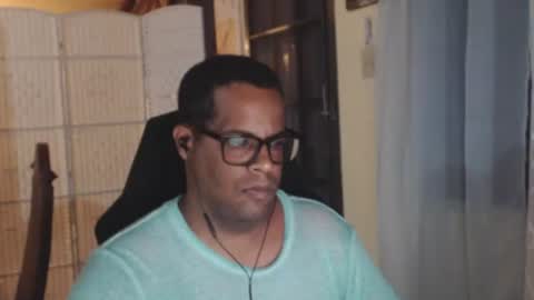 Snapshot of toni2814 chatting on July 14, 2:05 am Antonio online show from July 14, 2:05 am