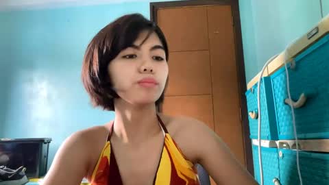 Snapshot of toniebirley chatting on May 27, 5:15 am Mila online show from May 27, 5:15 am