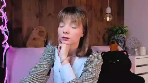 Melissa online show from June 18, 8:24 pm