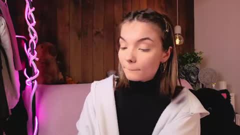 Melissa online show from June 29, 8:20 pm