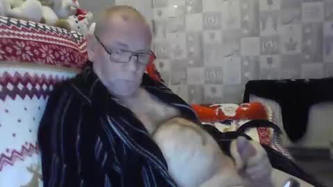 Snapshot of tony14712 chatting on December 7, 11:34 pm tony14712 online show from December 7, 11:34 pm