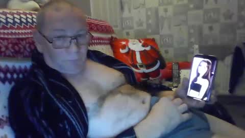 Snapshot of tony14712 chatting on December 13, 1:04 am tony14712 online show from December 13, 1:04 am