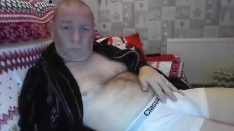 Snapshot of tony14712 chatting on December 19, 12:24 am tony14712 online show from December 19, 12:24 am