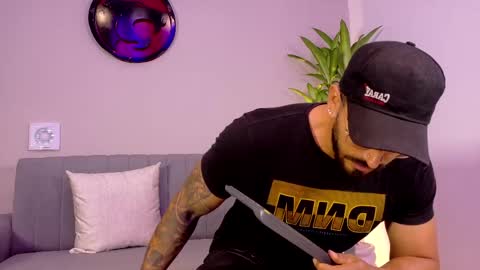 tony muscle1 online show from April 24, 7:27 pm