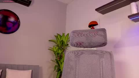 Snapshot of tony_muscle1 chatting on May 25, 8:04 pm tony muscle1 online show from May 25, 8:04 pm