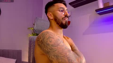 Snapshot of tony_muscle1 chatting on June 11, 7:12 pm tony muscle1 online show from June 11, 7:12 pm