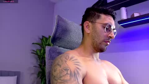 Snapshot of tony_muscle1 chatting on June 26, 7:07 pm tony muscle1 online show from June 26, 7:07 pm