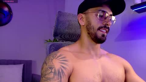 Snapshot of tony_muscle1 chatting on July 15, 6:57 pm tony muscle1 online show from July 15, 6:57 pm