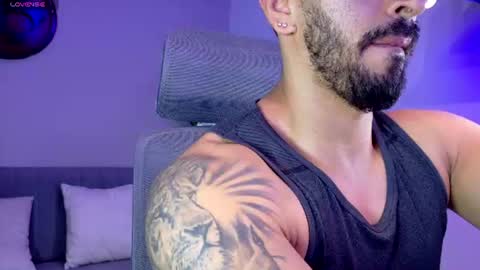 Snapshot of tony_muscle1 chatting on July 28, 2:13 pm tony muscle1 online show from July 28, 2:13 pm