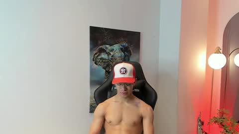 tony_petrov online show from November 1, 9:55 am