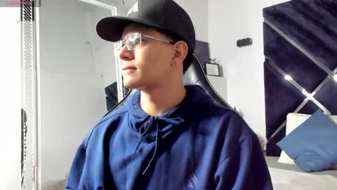 Snapshot of tony_petrov chatting on July 9, 5:11 am tony_petrov online show from July 9, 5:11 am