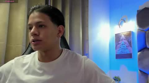 Snapshot of tony_petrov chatting on July 17, 5:36 am tony_petrov online show from July 17, 5:36 am