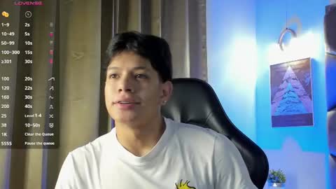 Snapshot of tony_petrov chatting on July 20, 4:38 am tony_petrov online show from July 20, 4:38 am