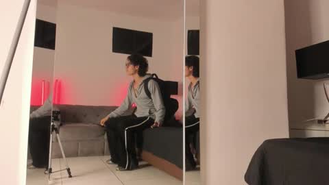 Tony Benedetti online show from February 3, 2:53 am