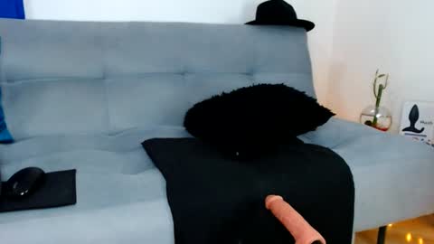 Snapshot of tonycollins_ chatting on June 19, 10:57 pm Tony online show from June 19, 10:57 pm