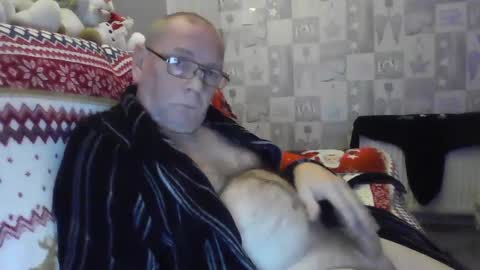 Snapshot of tonygibbson62 chatting on December 7, 11:34 pm tonygibbson62 online show from December 7, 11:34 pm
