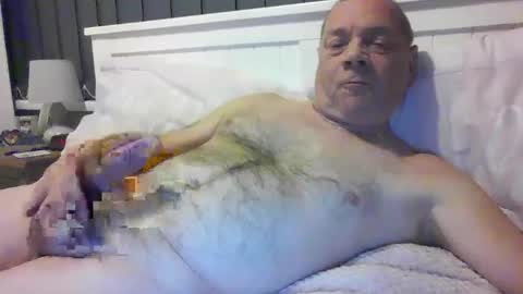 Snapshot of tonygibbson62 chatting on December 28, 5:57 pm tonygibbson62 online show from December 28, 5:57 pm