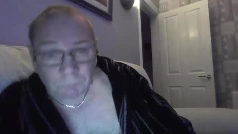 Snapshot of tonygibbson62 chatting on January 3, 12:33 am tonygibbson62 online show from January 3, 12:33 am