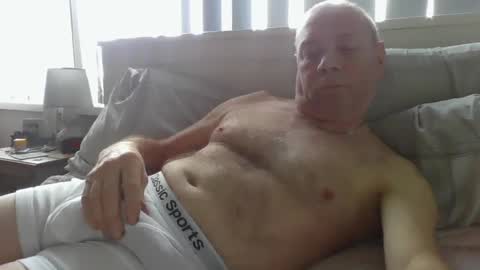 Snapshot of tonygibbson62 chatting on February 5, 9:57 am tonygibbson62 online show from February 5, 9:57 am