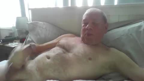 Snapshot of tonygibbson62 chatting on February 10, 9:36 am tonygibbson62 online show from February 10, 9:36 am