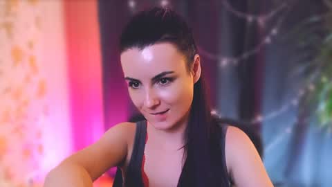 Snapshot of too_beautiful chatting on January 11, 1:37 am Elizabeth online show from January 11, 1:37 am