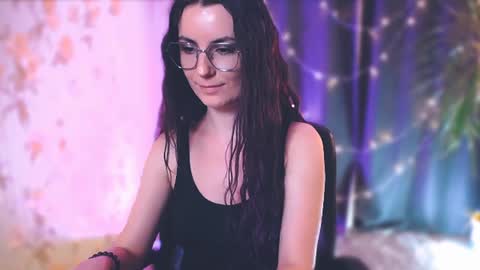 Snapshot of too_beautiful chatting on January 13, 11:06 pm Elizabeth online show from January 13, 11:06 pm