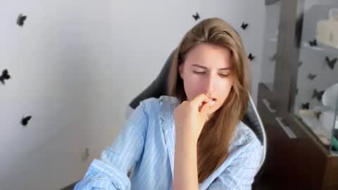 Snapshot of tooboringgirl chatting on September 20, 7:26 pm Alisson online show from September 20, 7:26 pm